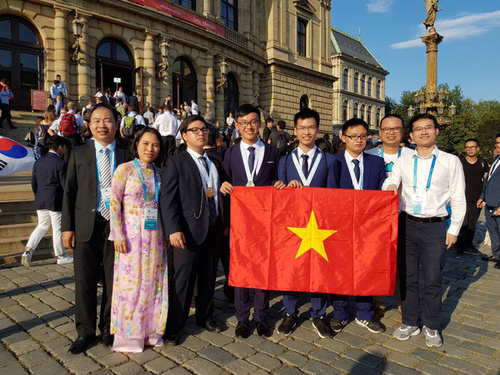 olympic-hoa-quoc-te-3-15328424966911233171426_500