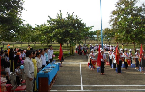 Trường TH Lê Văn Tám tổ chức Lễ Khai giảng năm học2013-2014