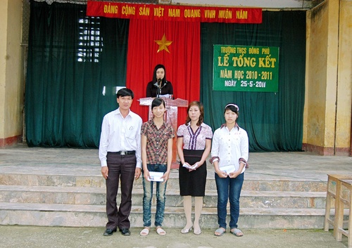 ct-ubnd-xa-trao-giai-2_hsg-quoc_gia_500