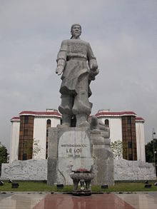 220px-le_loi_statue